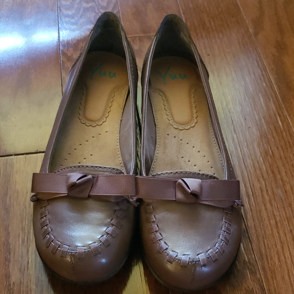 Ladies flats